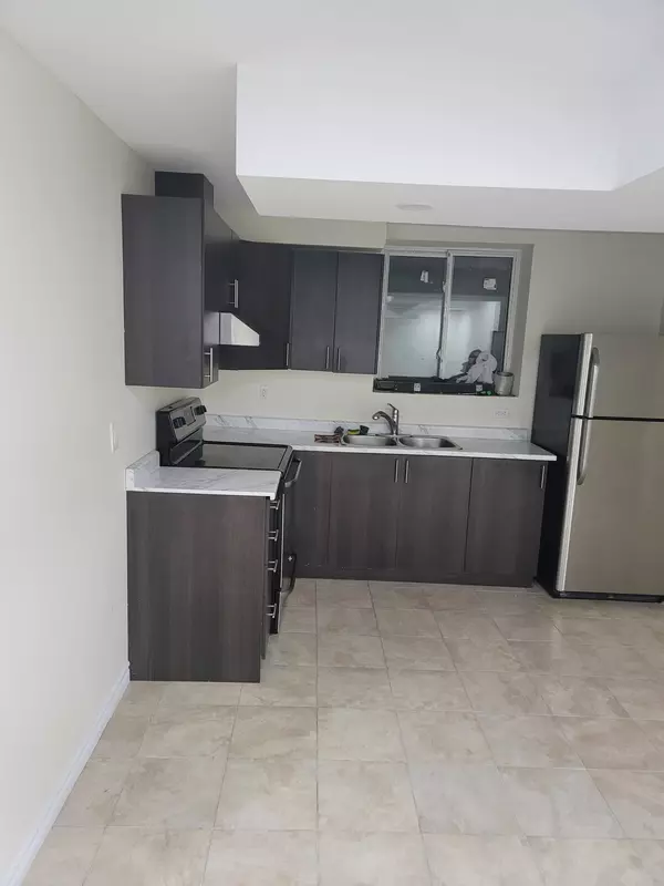 22 Felix Close, Brampton, ON L7A 4K5