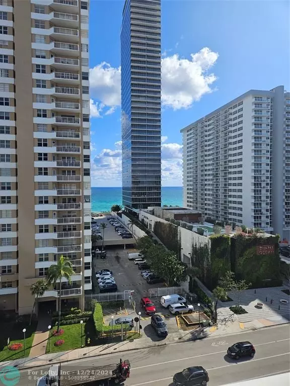 Hallandale Beach, FL 33009,1985 S Ocean Dr  #8Q