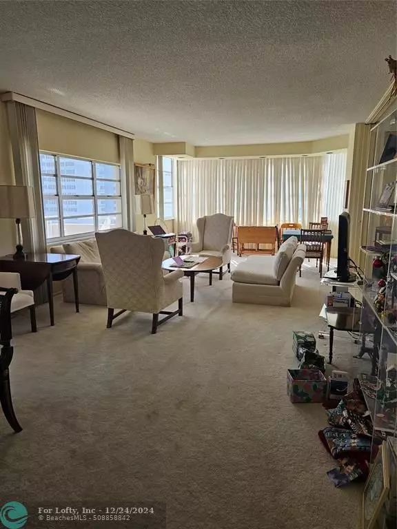 Hallandale Beach, FL 33009,1985 S Ocean Dr  #8Q