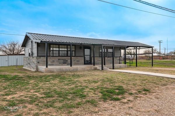 221 S Bryan Avenue, Aspermont, TX 79502