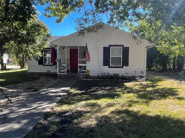 214 N Rike Street, Farmersville, TX 75442