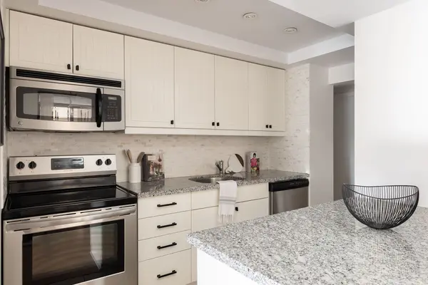 71 Front ST E #704, Toronto C08, ON M5E 1T9