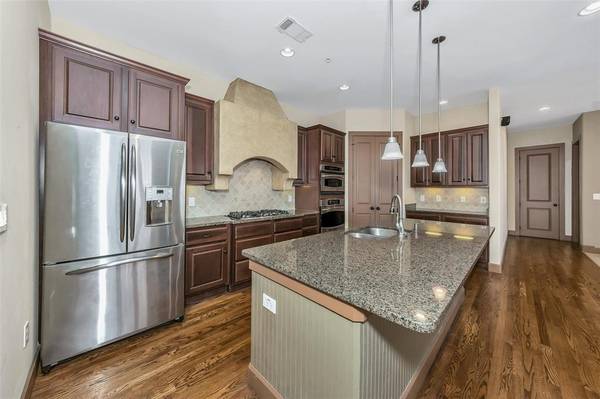 610 Via Ravello #308, Irving, TX 75039