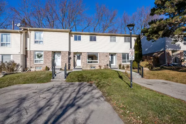 Oshawa, ON L1K 1M1,611 Galahad DR #26