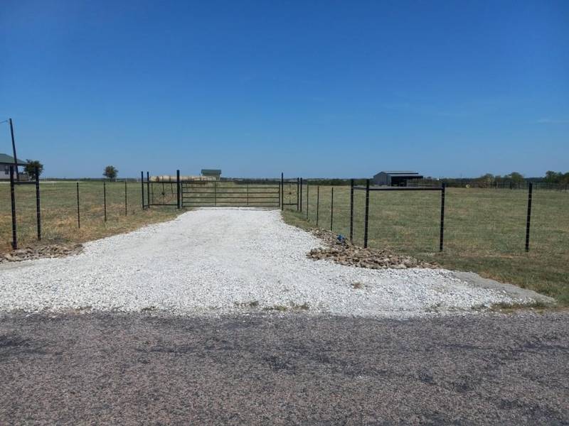 1409 County Road 207, Valley View, TX 76272