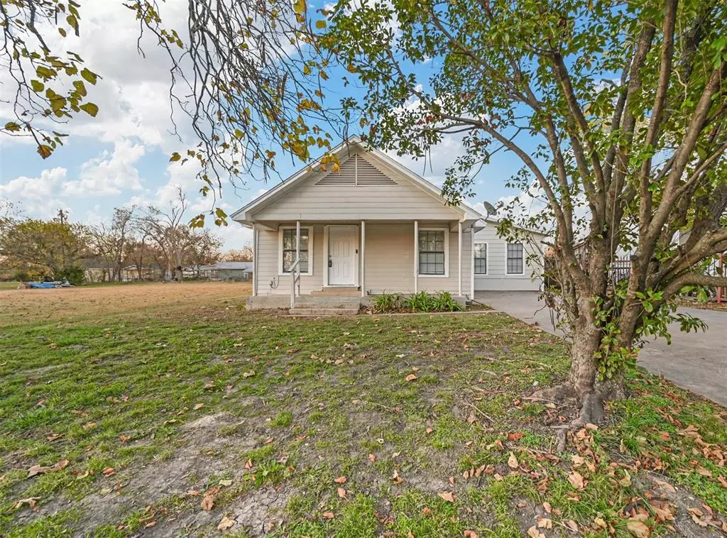 Leonard, TX 75452,306 W Houston Street