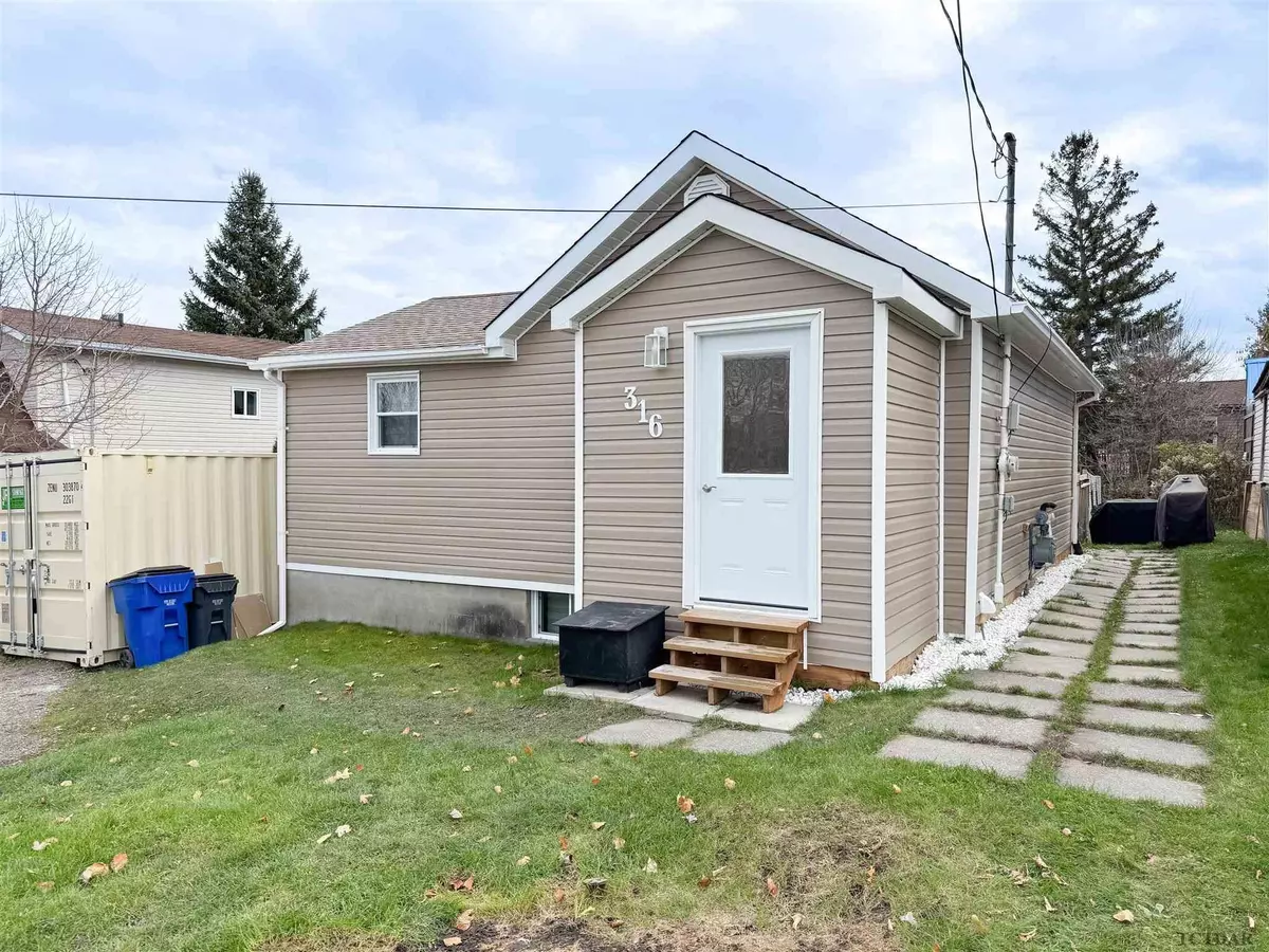 Temiskaming Shores, ON P0J 1K0,316 Elliott ST