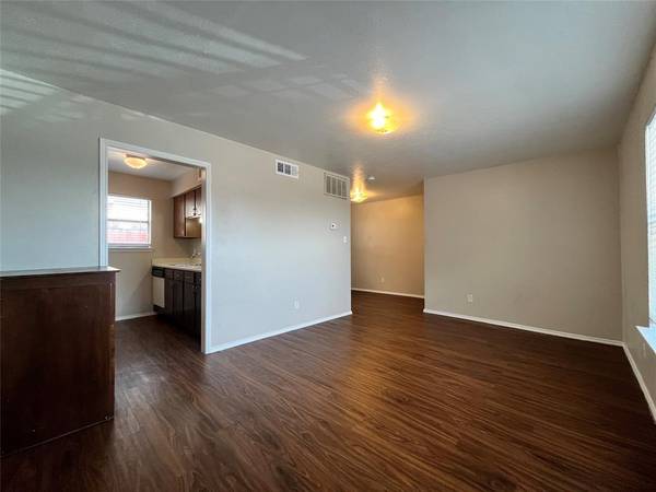 Denton, TX 76201,2526 W Prairie Street #102