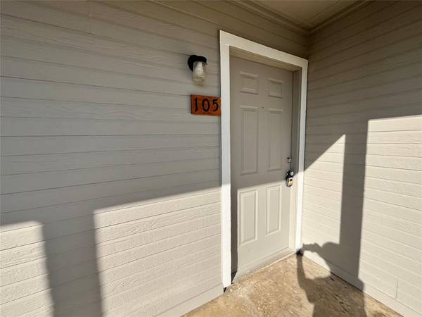 2526 W Prairie Street #105, Denton, TX 76201