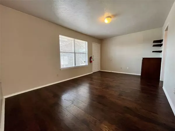 Denton, TX 76201,2526 W Prairie Street #105