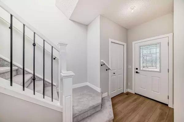 Calgary, AB T2X5J2,168 Legacy Glen PL Southeast