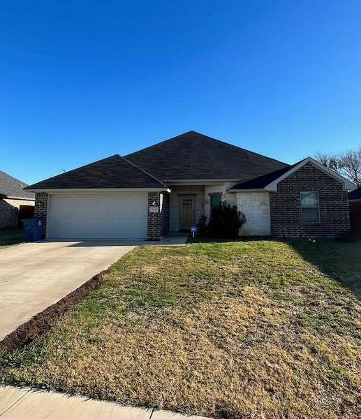 724 Edgewood Avenue, Corsicana, TX 75110