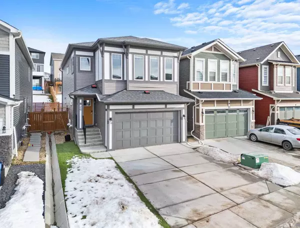 26 Lucas TER NW, Calgary, AB T3P 1P9