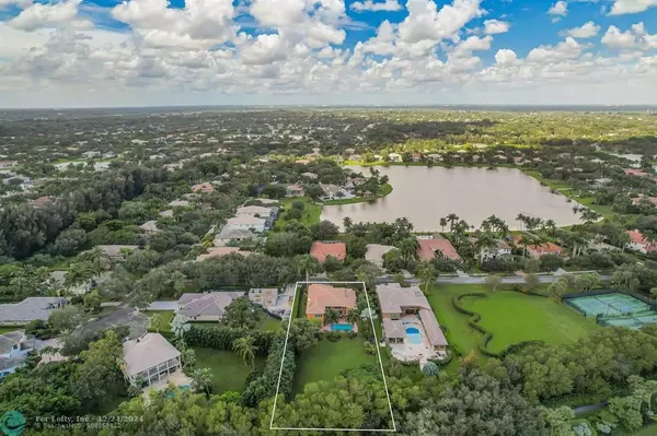 Davie, FL 33328,3002 E Lake Vista Cir