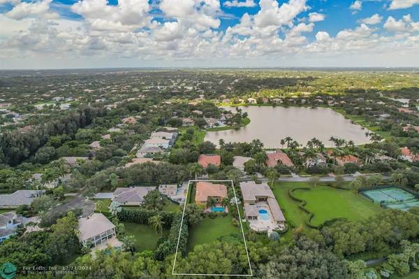 Davie, FL 33328,3002 E Lake Vista Cir