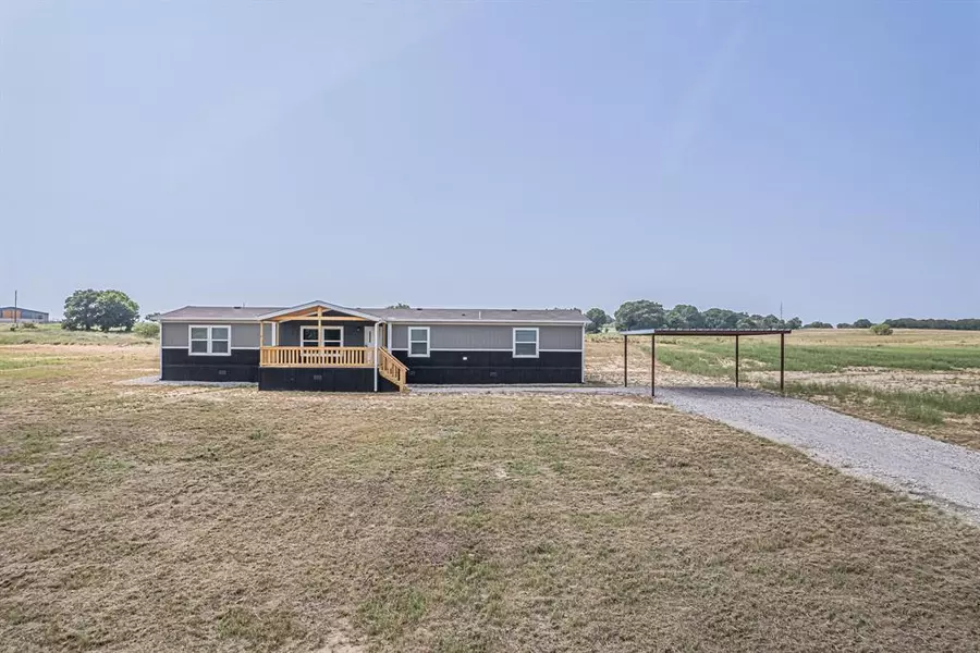 1006 Red Bird Lane, Bowie, TX 76230