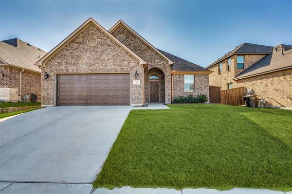 11329 Live Oak Creek Drive, Fort Worth, TX 76108