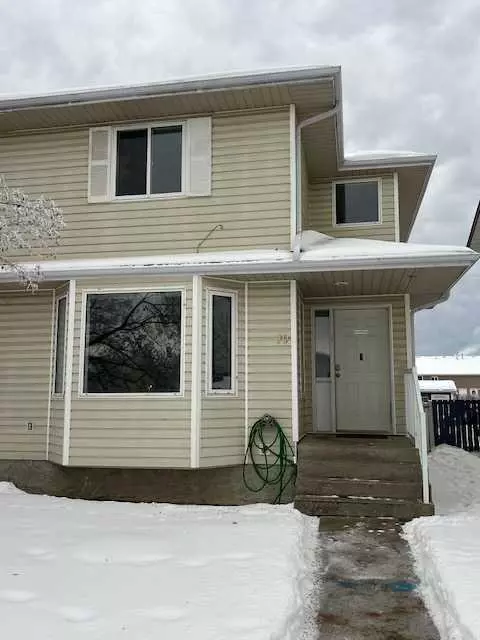 10 Cochrane RD, Whitecourt, AB T7S 1C2