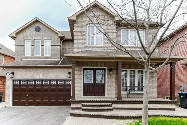 43 Executive CT, Brampton, ON L6R 0L4