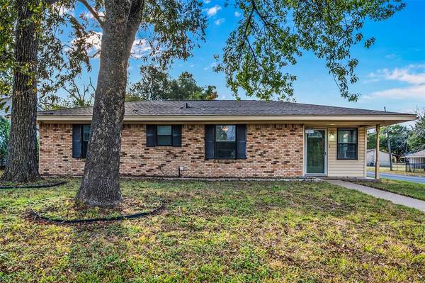 2409 W 4th Avenue, Corsicana, TX 75110