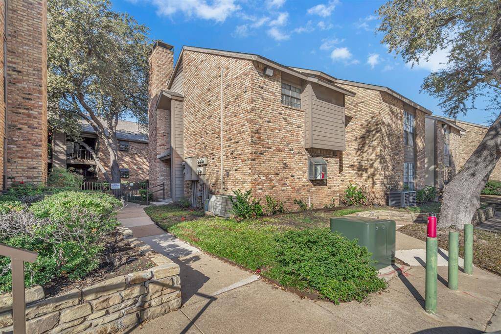 Dallas, TX 75248,15221 Berry Trail #1101