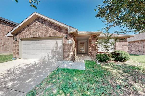 3957 Polar Brook Drive, Fort Worth, TX 76244