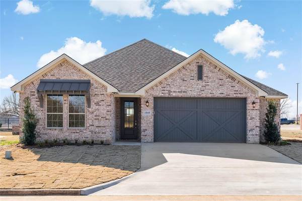 1040 Cannon Place, Paris, TX 75462