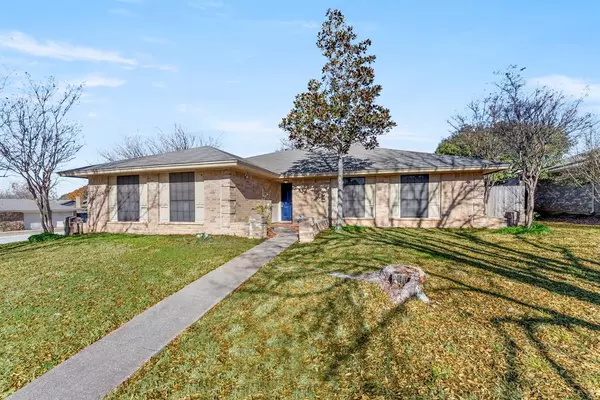 6801 Ridgetop Road, North Richland Hills, TX 76182