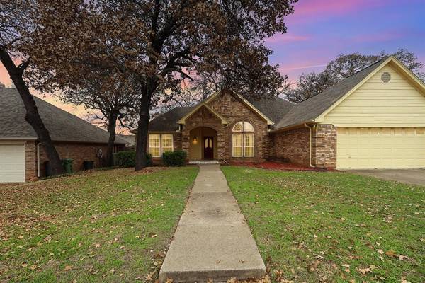 7504 Oak Park Drive, North Richland Hills, TX 76182