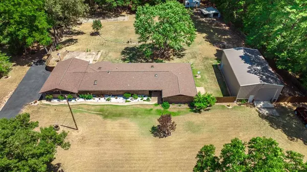 512 Hillcrest Drive, Hughes Springs, TX 75656