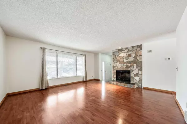 Calgary, AB T3H1C5,11 Coach Manor Rise SW