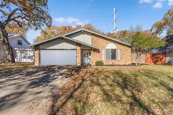 3017 White Oak Lane, Bedford, TX 76021