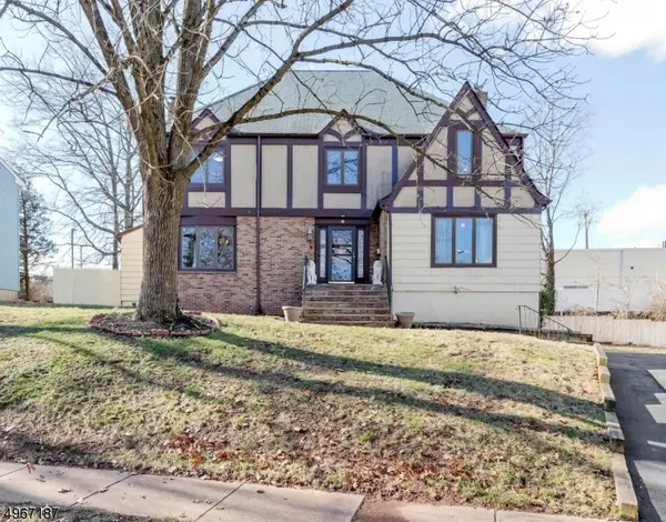 8 ARLYNE DR, Somerville Boro, NJ 08876