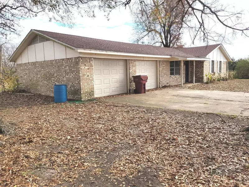 175 COZY LN, Reno, TX 75462