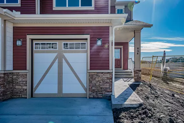 Airdrie, AB T4B 5K3,954 Bayview Rise Southwest