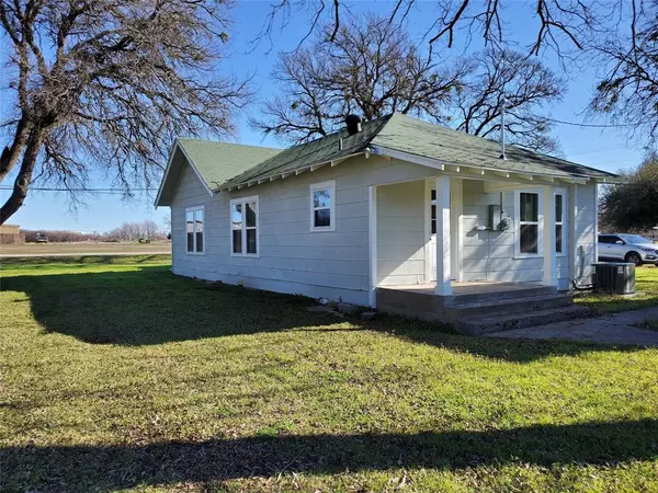 214 S Broadway Street, Cresson, TX 76035