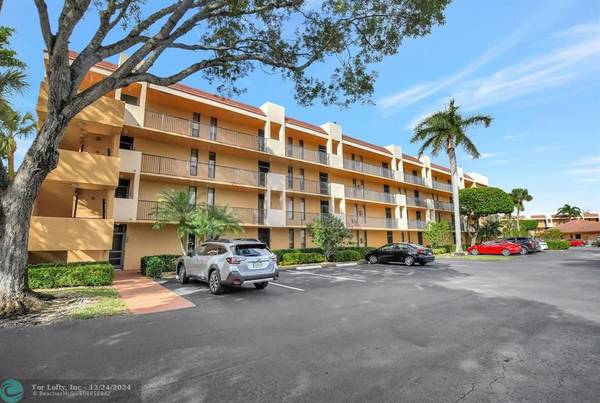 Pompano Beach, FL 33063,6033 Coral Lake Dr  #6033