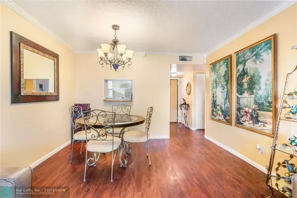 Sunrise, FL 33322,10442 Sunrise Lakes Blvd  #305