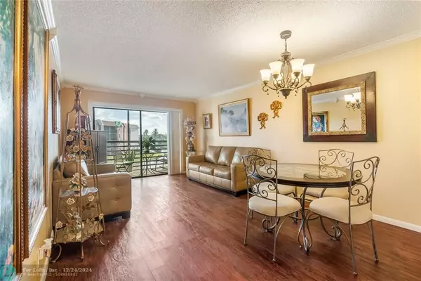 Sunrise, FL 33322,10442 Sunrise Lakes Blvd  #305