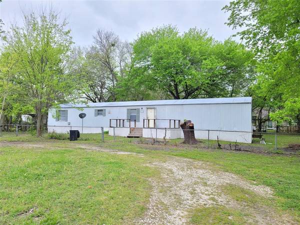 West Tawakoni, TX 75474,925 Redoak Drive