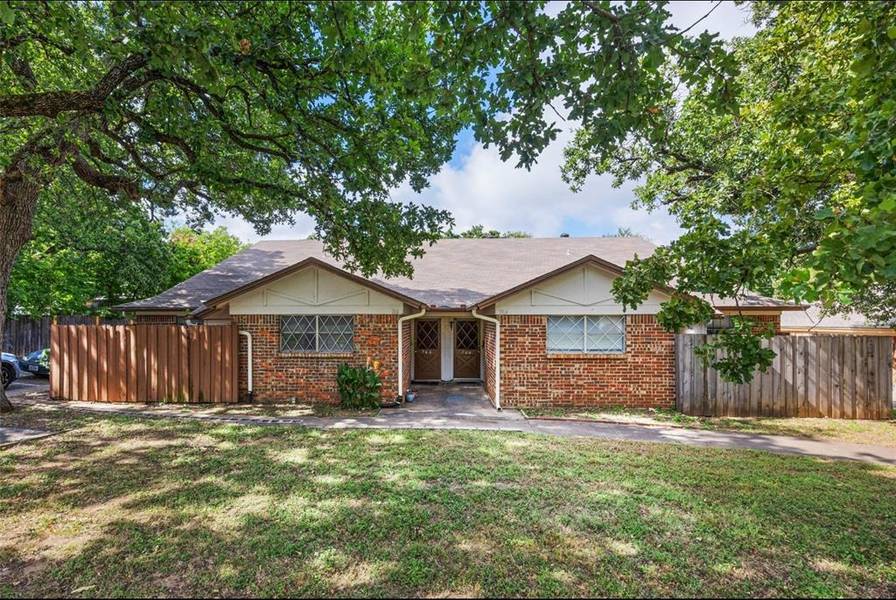 764 E Pecan, Hurst, TX 76053