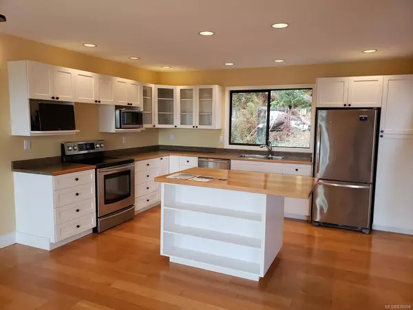 Bowser, BC V0R 1G0,3956 Bovanis Rd