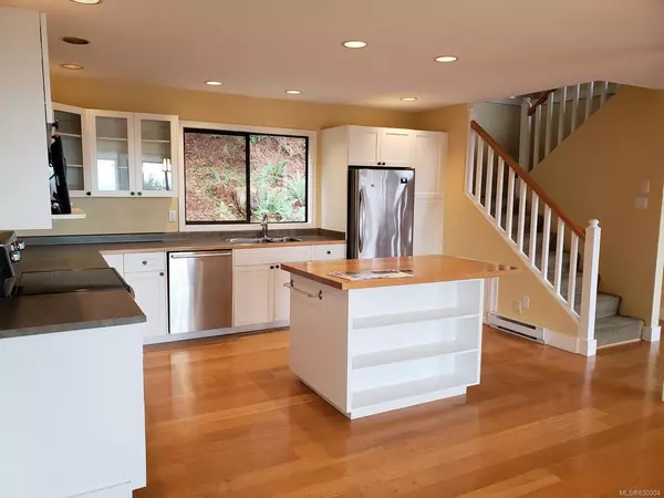 Bowser, BC V0R 1G0,3956 Bovanis Rd