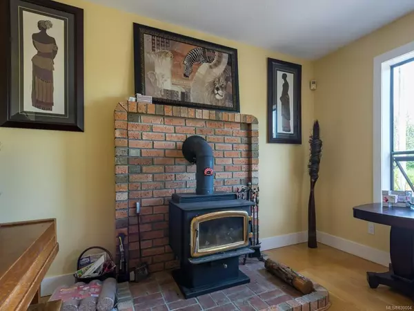 Bowser, BC V0R 1G0,3956 Bovanis Rd