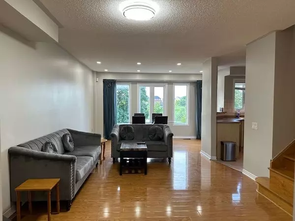 Toronto W10, ON M9W 7E1,63 View Green Upper2BHK CRES