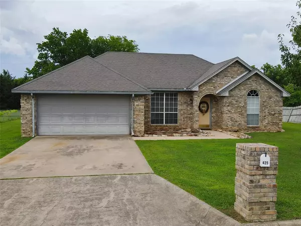 425 York, Paris, TX 75460