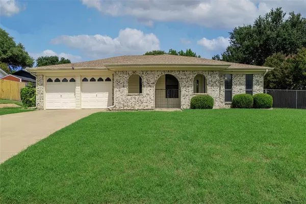 9604 Westpark Drive, Benbrook, TX 76126