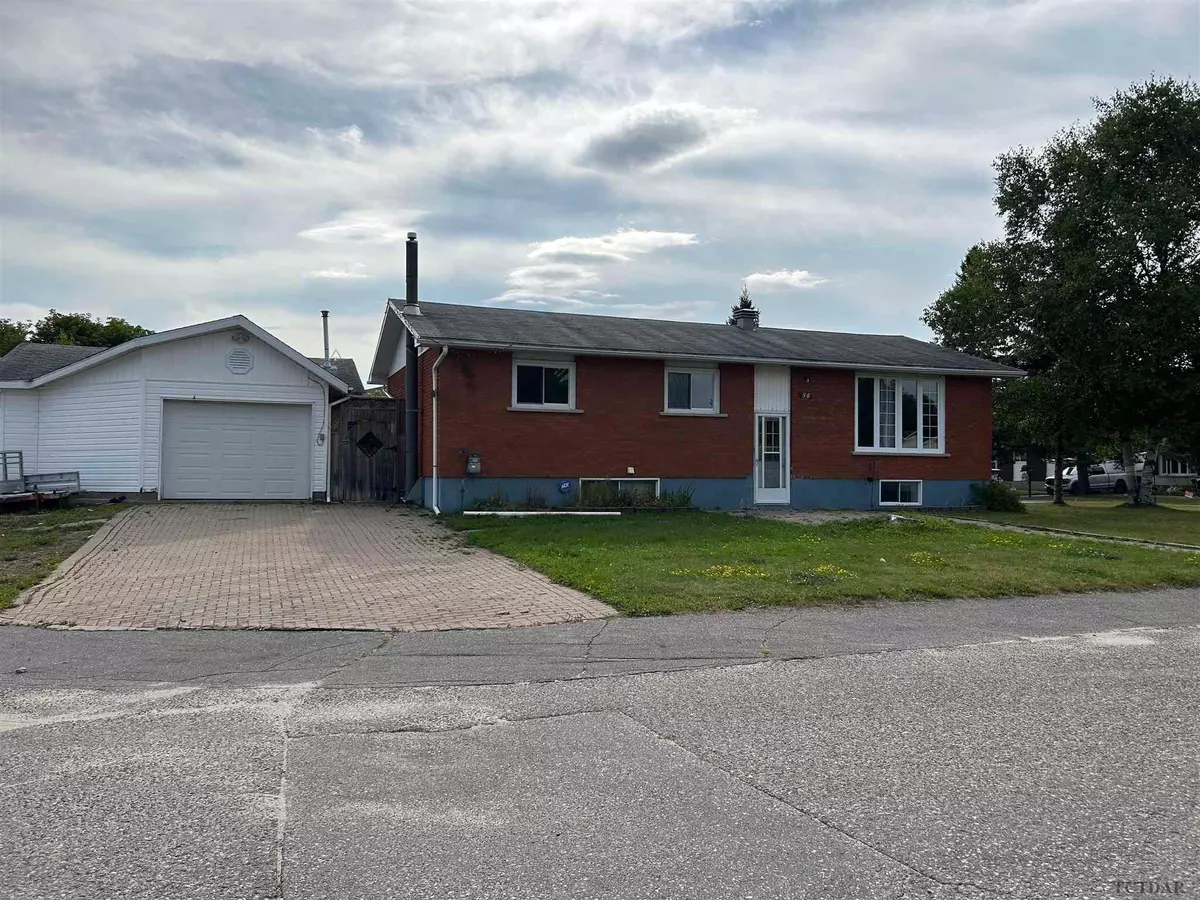 Cochrane, ON P4N 7M3,58 Laval PL