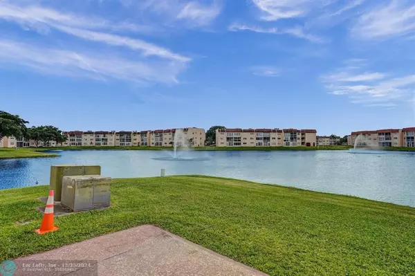 Sunrise, FL 33322,8880 Sunrise Lakes Blvd  #312