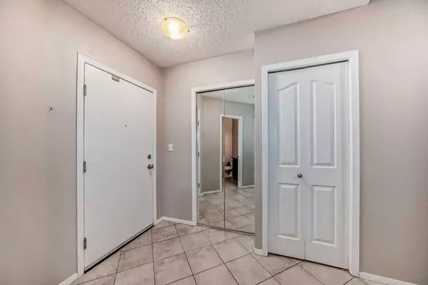 Calgary, AB T2B 1S6,1053 10 ST SW #515